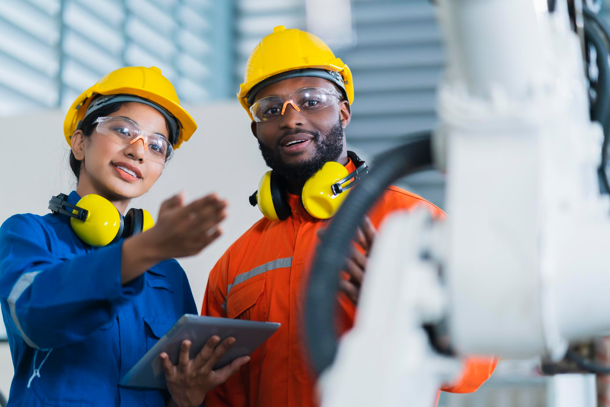 Instalação industrial e equipa técnica